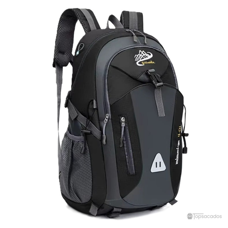 Sac à dos 40L randonnée noir avec multiples poches zippées, fond neutre, idéal pour les excursions outdoor
