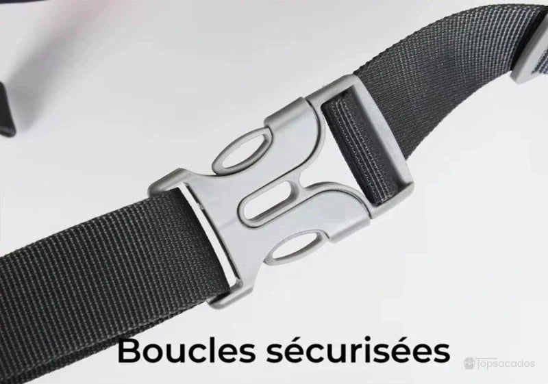 Petit Sac à dos randonnée femme avec boucle de fermeture sécurisée en plastique robuste pour un maintien optimal pendant la marche.