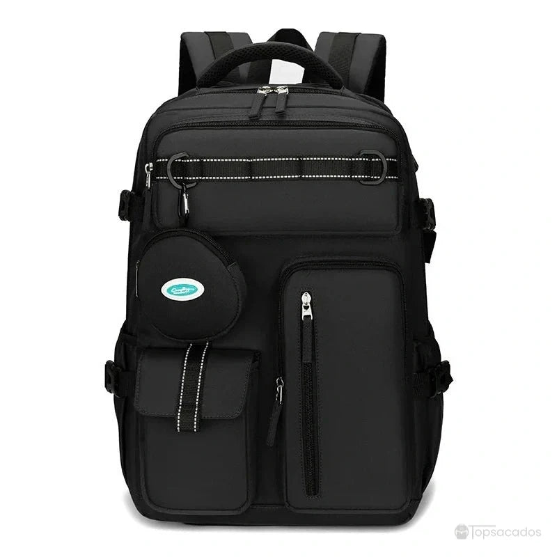 Sac à dos 25l noir vu de face avec multiples poches de rangement et petit compartiment rond, sur fond blanc neutre