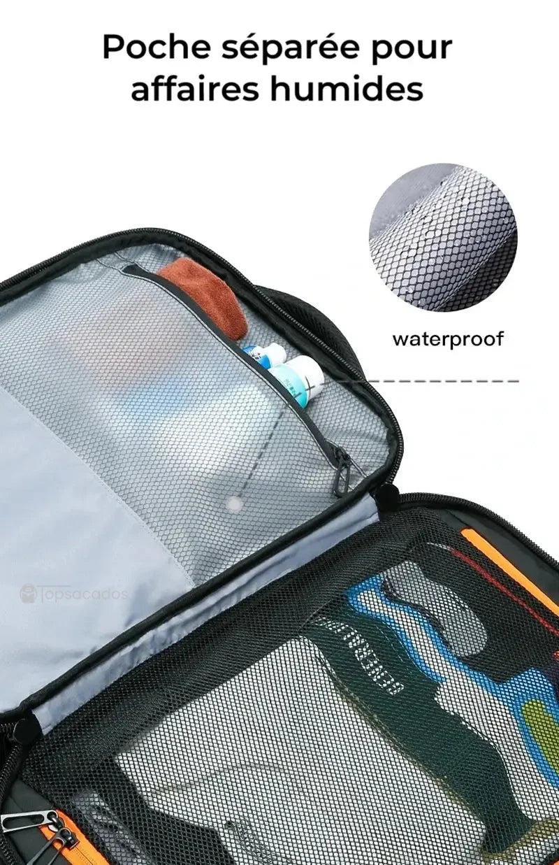 Sac à dos 40L avec poche intérieure séparée pour affaires humides, filet waterproof idéal pour serviettes et produits de toilette.