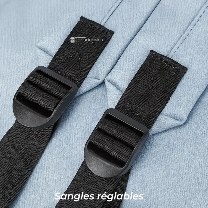 Sac à dos à langer élégant bleu clair avec gros plan sur les sangles réglables noires