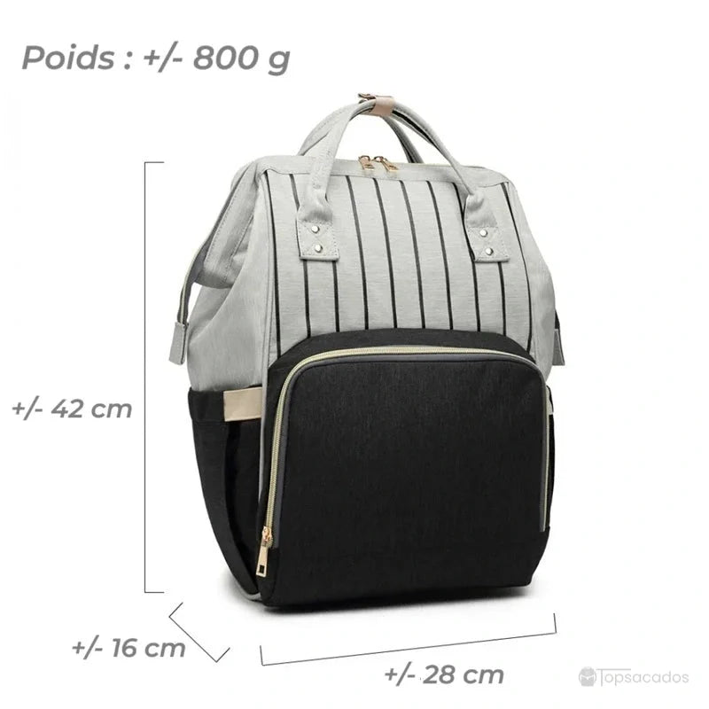Sac à dos à langer Urbain et chic avec indication des dimensions extérieures : 42 cm de haut, 28 cm de large et 16 cm de profondeur.