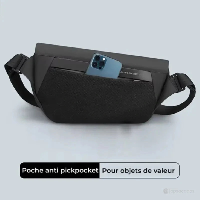 Sac à dos bandoulière noir avec poche arrière anti pickpocket contenant un smartphone bleu.