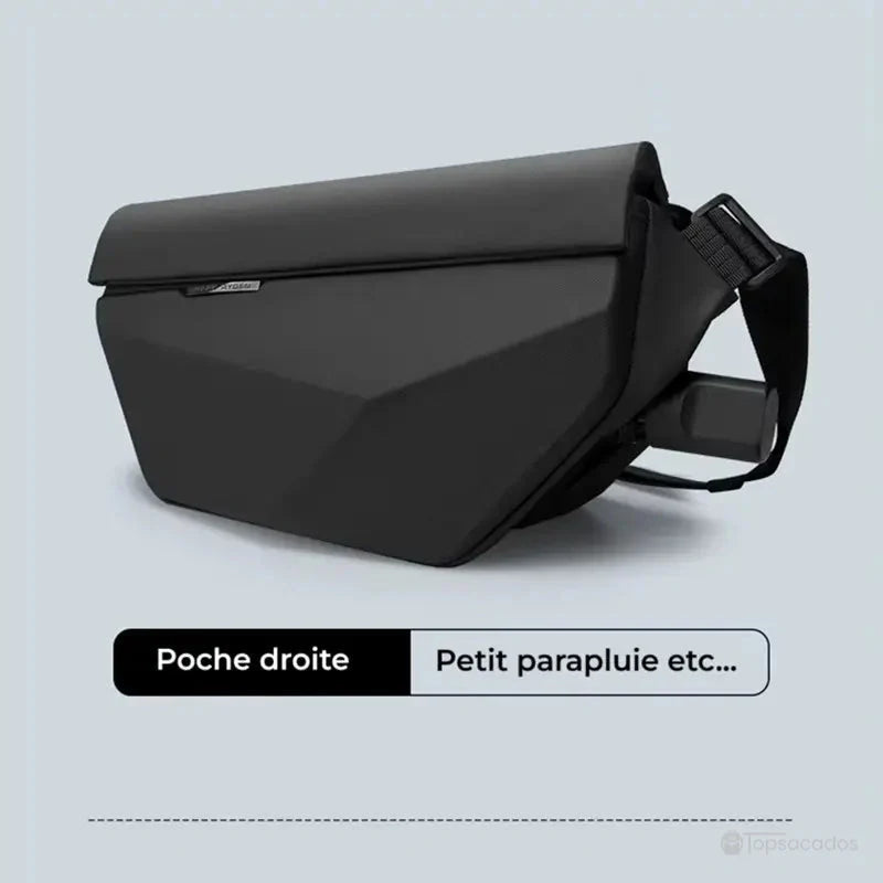 Sac à dos bandoulière avec petite poche latérale pour transporter un parapluie ou une bouteille.