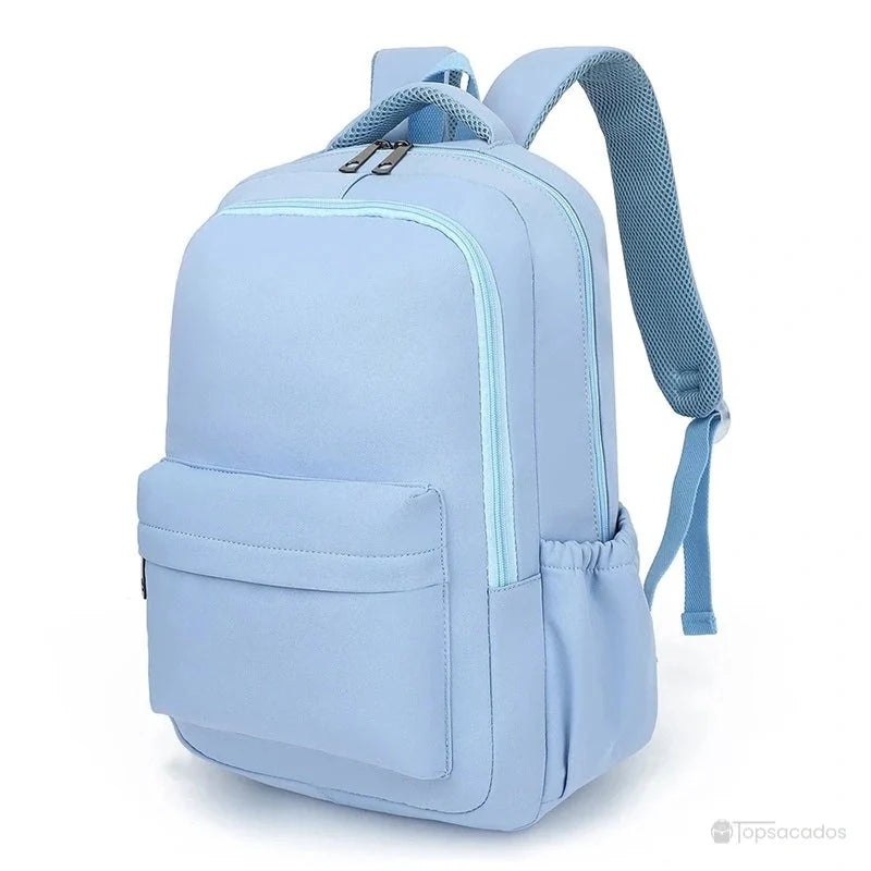 Sac à dos collège bleu clair avec zip contrasté et structure ergonomique, parfait pour transporter des fournitures scolaires.