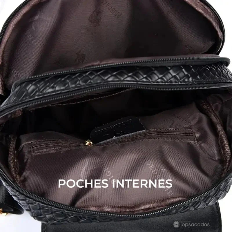 Sac à dos cuir femme noir ouvert dévoilant ses poches internes doublées de tissu brun