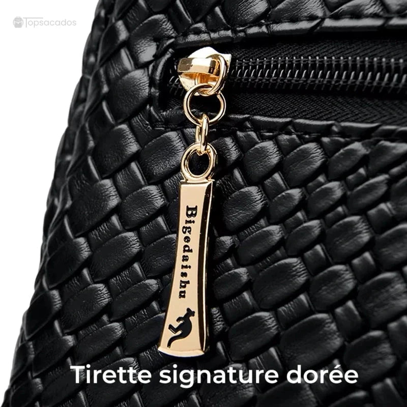 Sac à dos cuir femme noir avec gros plan sur la tirette signature dorée Bigedaiabu