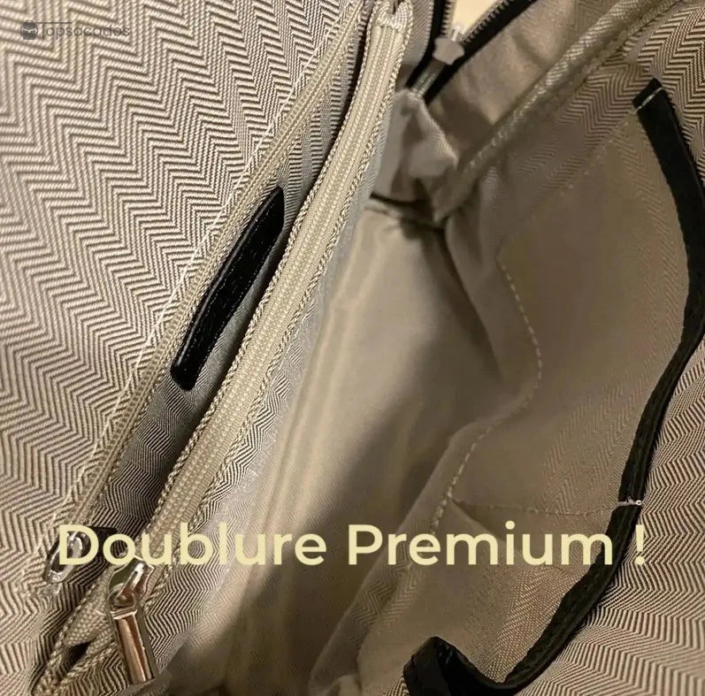 Sac à dos cuir femme tendance intérieur doublé premium, avec poches zippées et finitions textiles en chevrons.