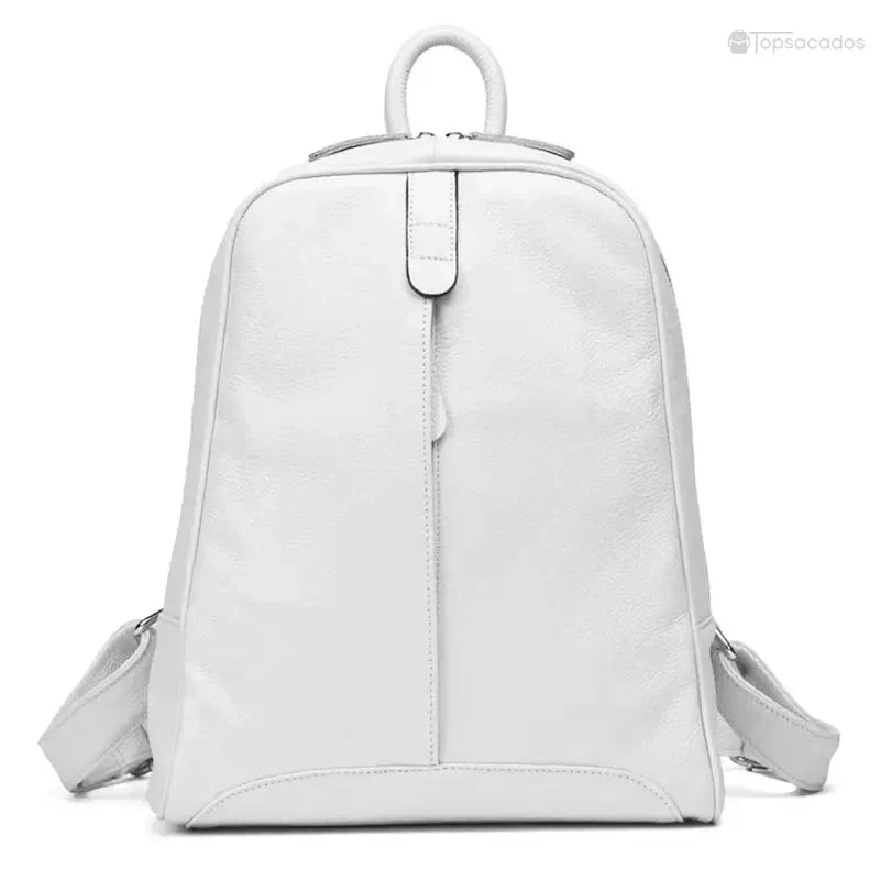 Sac à dos cuir femme tendance blanc pur en cuir lisse, présenté de face sur fond blanc, raffiné pour un style épuré et chic.