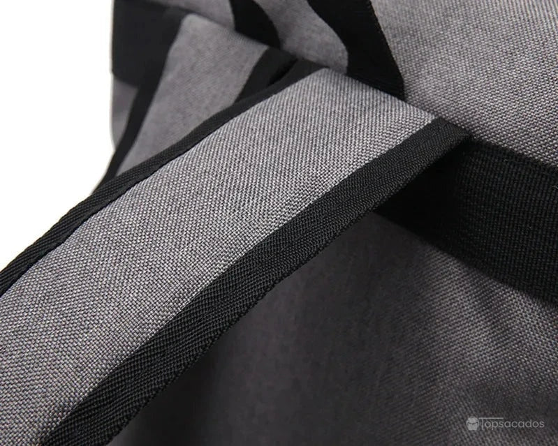 Sac à dos école fille zoom sur bretelle rembourrée et solide