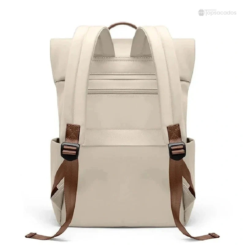 Sac à dos femme antivol vu de dos, sangles ajustables avec renforts marron