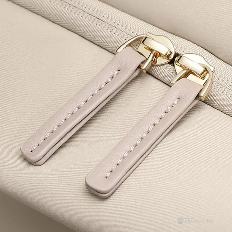 Sac à dos femme antivol avec doubles tirettes robustes et finitions dorées