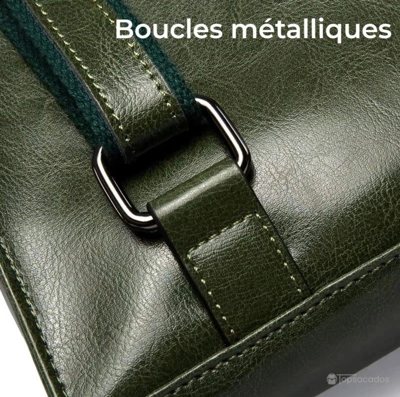 Sac à dos femme en cuir vert avec focus sur boucle métallique brillante et couture soignée, illustrant la qualité des finitions.