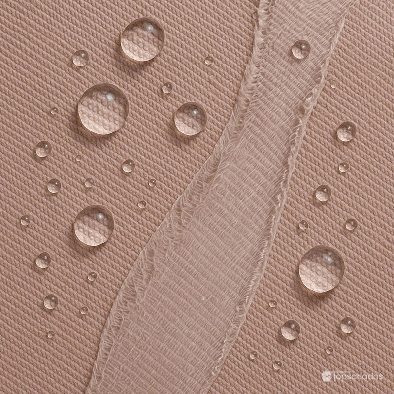 Sac à dos fille avec tissu déperlant illustré par des gouttes d’eau perlantes sur la surface textile