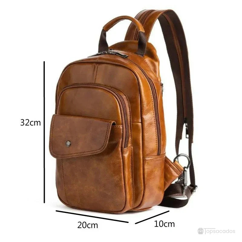 Sac à dos homme cuir de vachette marron clair vu de profil avec dimensions de 32 cm hauteur, 20 cm largeur, 10 cm profondeur, sur fond blanc.