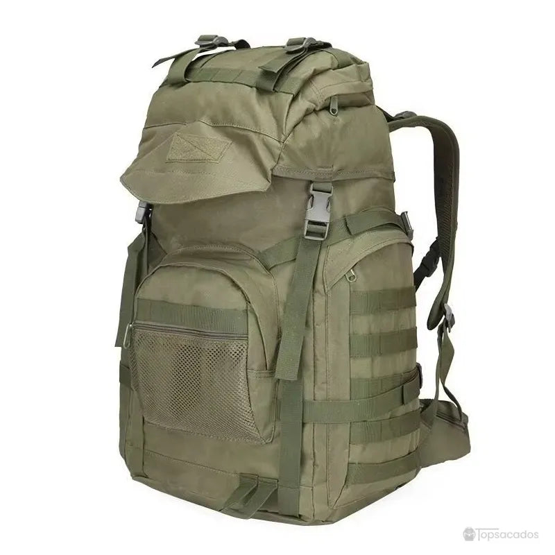 Sac à dos homme voyage vert armée vu de trois quarts, compartiments multiples pour organisation optimale en déplacement