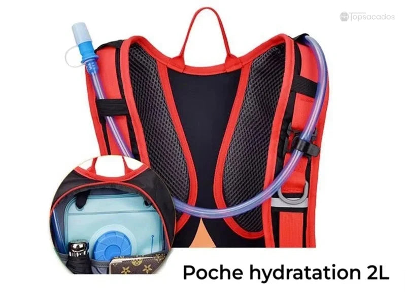 sac à dos hydratation avec poche 2L et tuyau d’aspiration intégré, vue de dos avec zoom sur la poche à eau