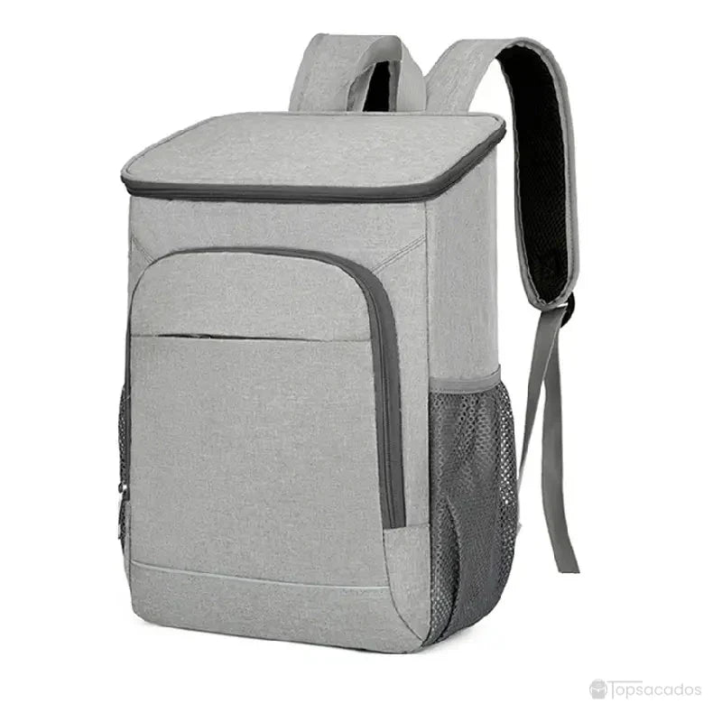 sac à dos isotherme 30 litres gris clair avec poches latérales en filet et fermeture éclair frontale, présenté de trois quarts