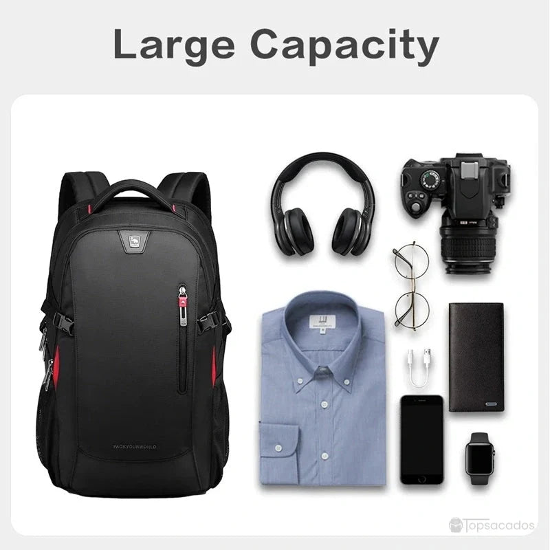 sac a dos lycee garcon noir illustré avec ses objets contenus comme appareil photo, chemise, lunettes et smartphone, démontrant sa grande capacité