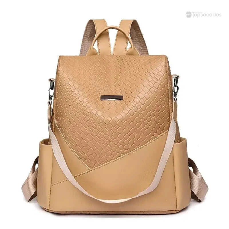 Sac à dos marron Femme en version beige clair, présenté de face sur fond blanc, avec sangles crème et design tressé.