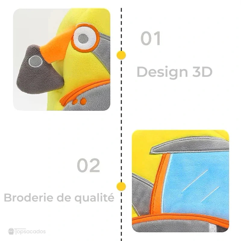 Sac à dos maternelle garçon zoom sur la broderie et les détails 3D du museau de véhicule, avec tissu doux et couleurs vives pour un look ludique.