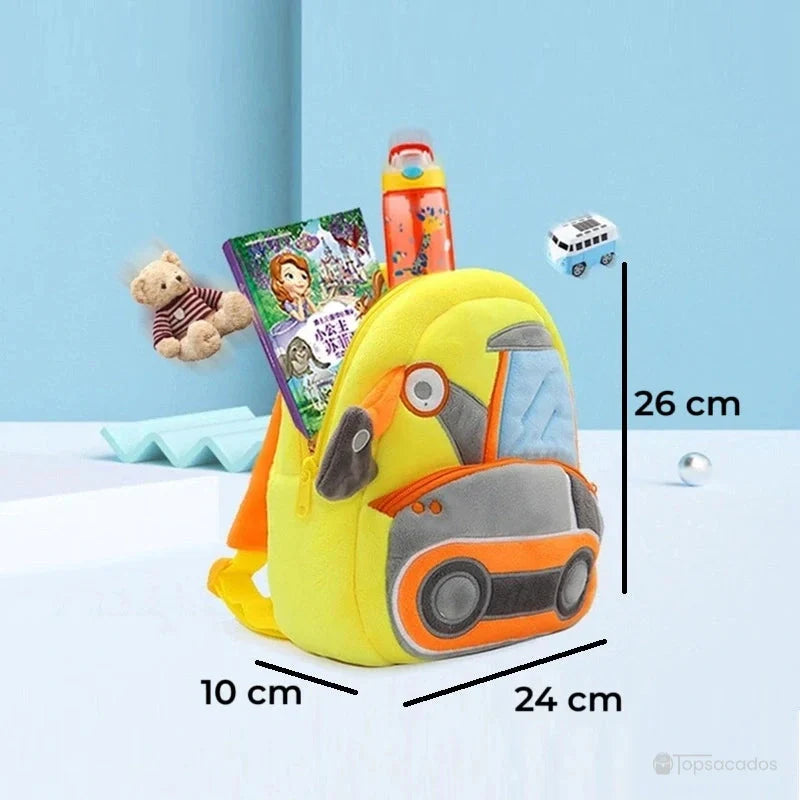 Sac à dos maternelle garçon jaune illustré avec des jouets, des livres et une gourde, dimensions 26 x 24 x 10 cm, idéal pour les affaires de la journée.