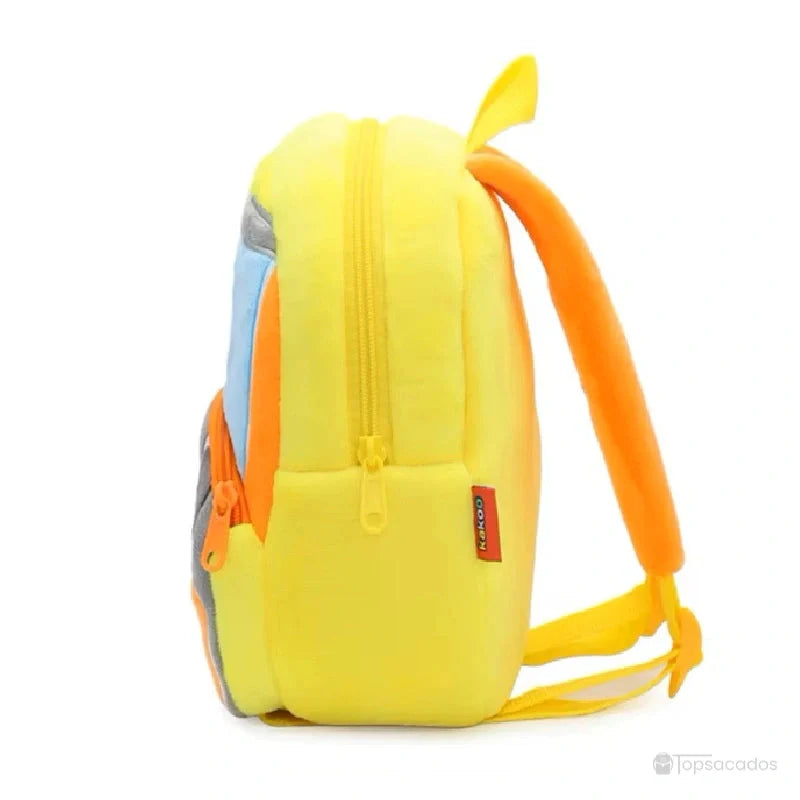Sac à dos maternelle garçon jaune vu de profil, montrant les bretelles rembourrées, la fermeture zippée et la poignée supérieure.