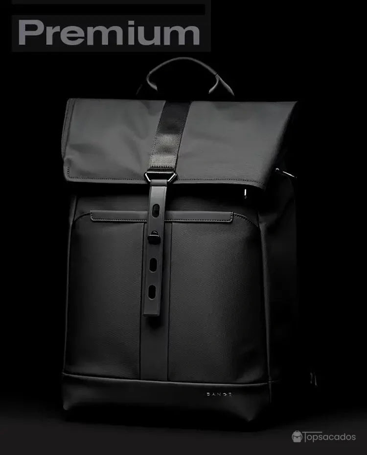 Sac à dos ordinateur étanche en version premium avec design élégant, fond noir, idéal pour un look minimaliste et urbain.