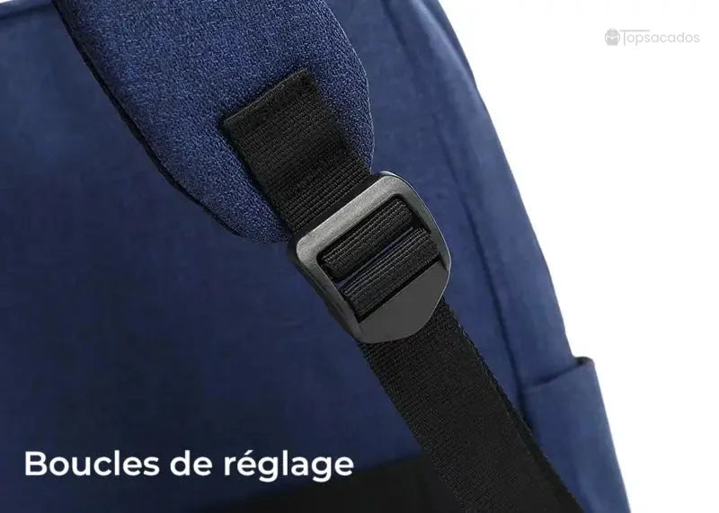 Sac à dos ordinateur Homme avec zoom sur les boucles de réglage des bretelles noires, sur fond bleu.