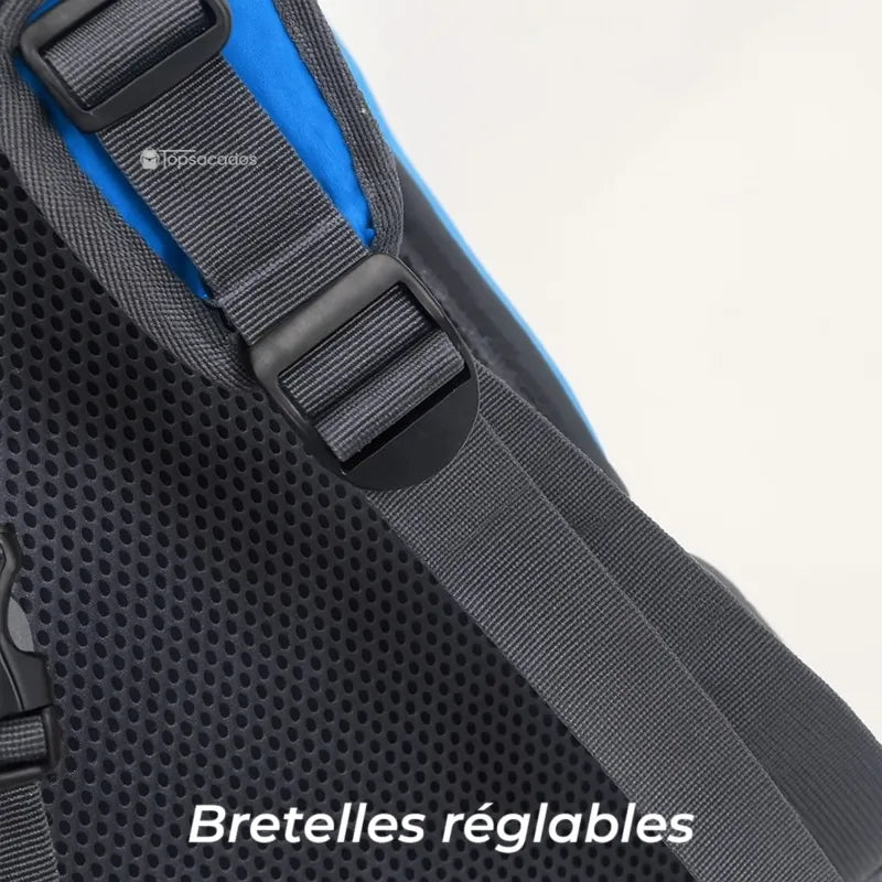 Sac-a-dos-bebe-petite-randonnee gros plan sur bretelles réglables et rembourrage filet, vue latérale.