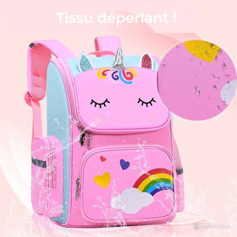 sac a dos petite section rose en tissu déperlant, décoré d’une licorne colorée et résistant à l’eau pour protéger les affaires