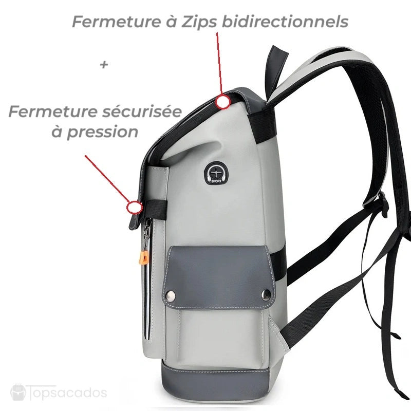 Sac à dos pour étudiant vu de profil, montrant les détails des fermetures bidirectionnelles et sécurisées à pression, ainsi qu’un port audio.