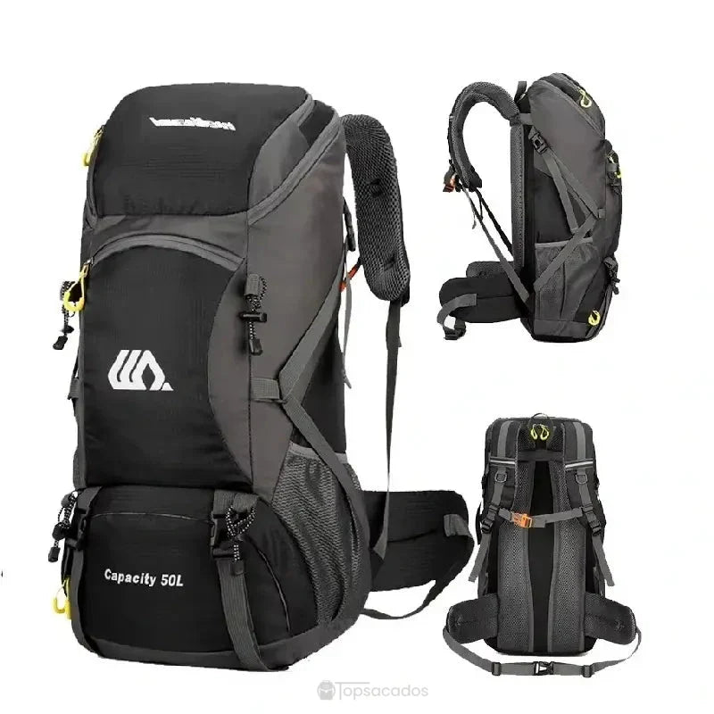 Sac à dos randonnée 50 litres noir et gris vu de face, de côté et de dos, avec sangles épaisses et dos rembourré, sur fond blanc neutre.