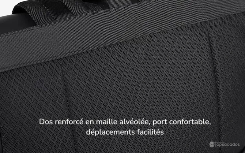 Sac a dos Roll Top avec zoom sur le dos renforcé en maille alvéolée, conçu pour un meilleur maintien et une respirabilité maximale pendant le port prolongé.