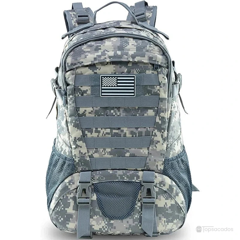 Sac à dos tactique 35 litres gris camouflage urbain avec drapeau américain sur fond blanc