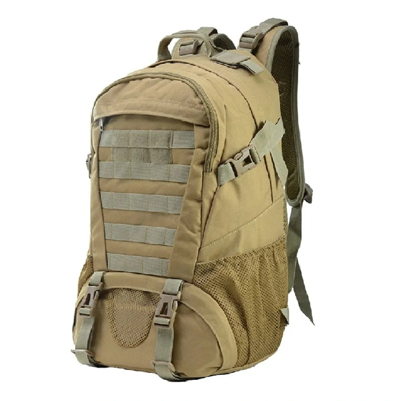 Sac à dos tactique 35 litres kaki vue de côté avec sangles réglables sur fond blanc