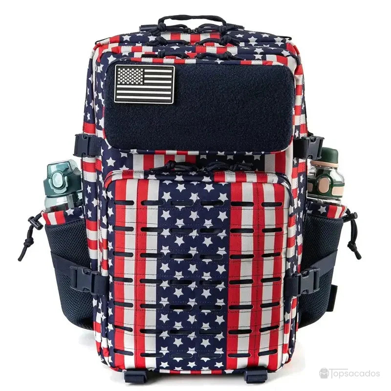 sac a dos militaire décoré du drapeau américain en motif, avec poches latérales et sangles MOLLE, vu de face