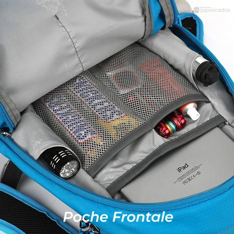 Sac à dos 20 L randonnée grande poche frontale contenant des barres énergétiques, lampe torche et iPad