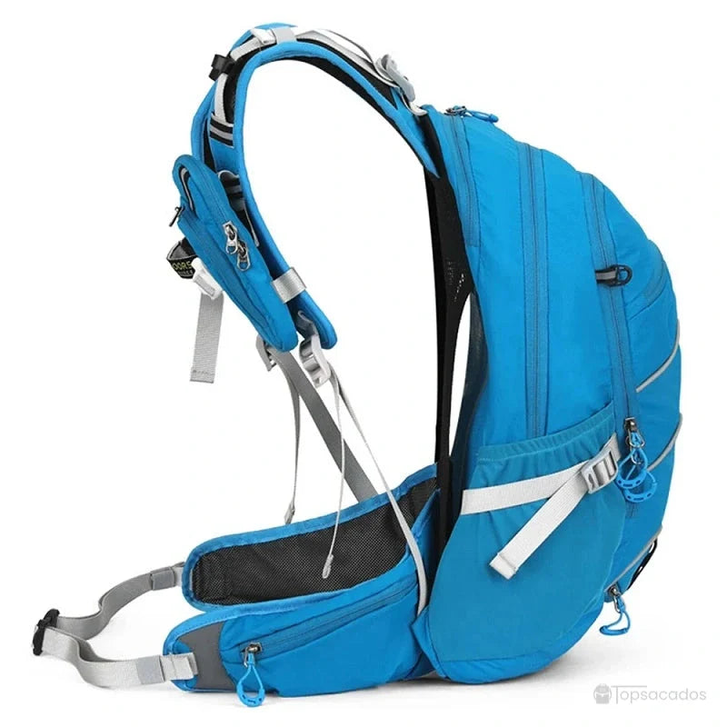 Sac à dos 20 L randonnée bleu 20L vu de profil avec structure dorsale respirante et sangles de maintien