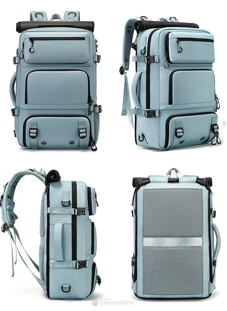 Sac à dos 30L bleu clair présenté sous quatre angles : face, trois-quarts, profil et dos, mettant en valeur sa conception ergonomique.