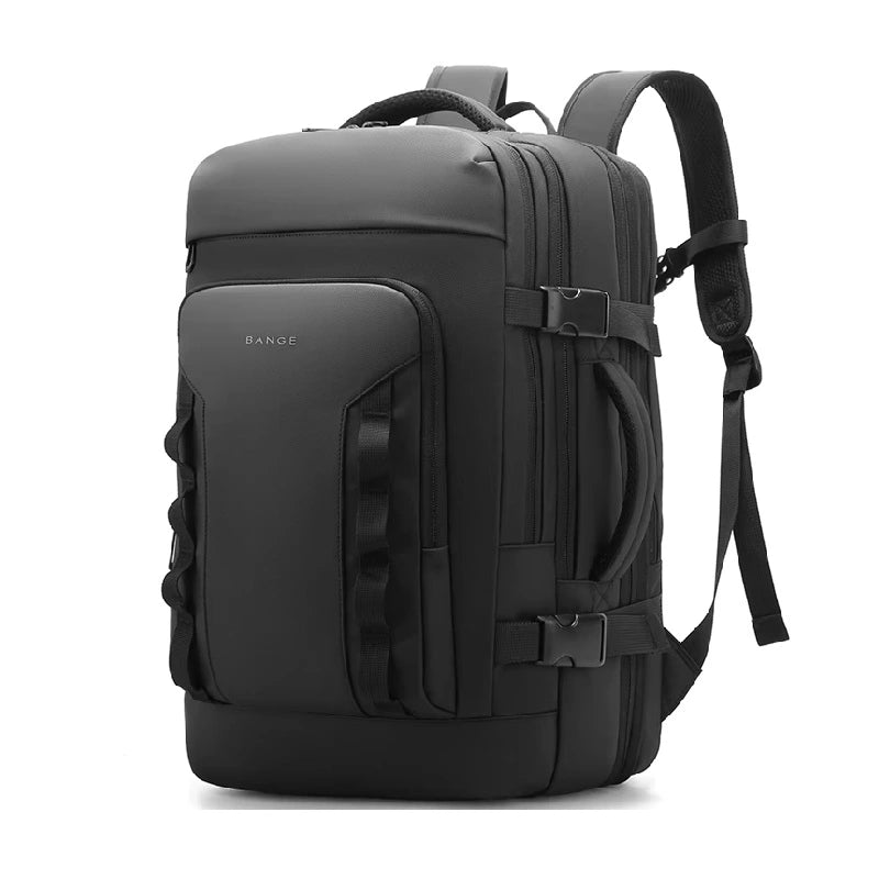Sac à dos 40L noir présenté en angle latéral, mettant en valeur les fermetures éclair, les sangles latérales et le design ergonomique.