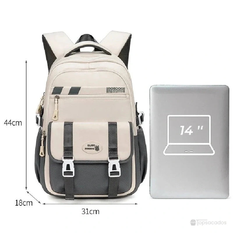 Sac à dos ado beige et noir mesurant 44x31x18 cm, comparé à un ordinateur portable de 14 pouces