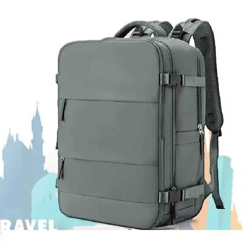 Sac à dos avion vert armée à design rectangulaire rigide, avec bretelles rembourrées et sangles latérales, posé sur un fond graphique évoquant un paysage urbain de voyage.