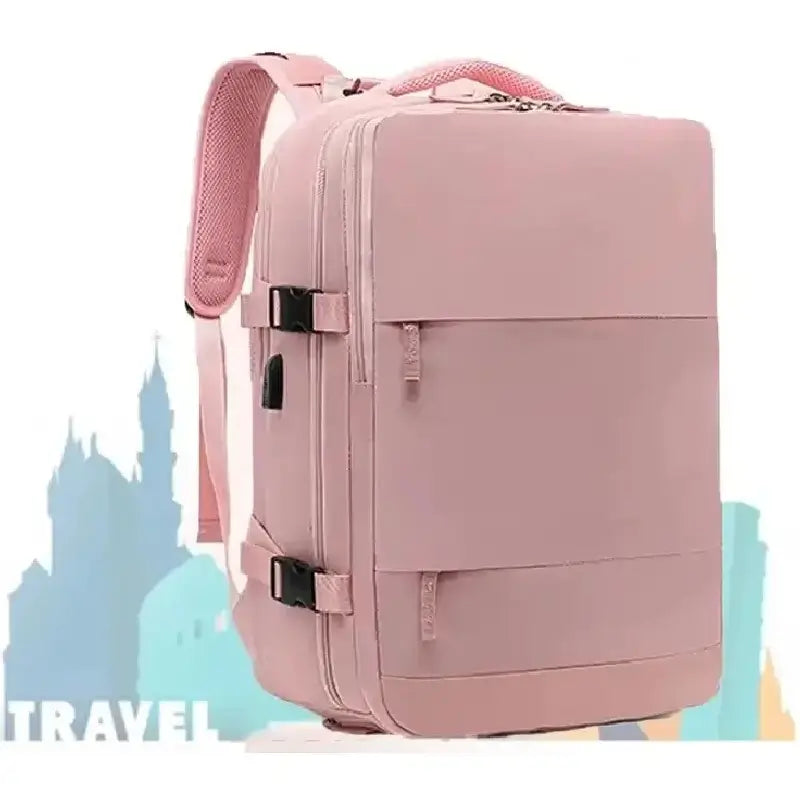 Sac à dos avion rose clair avec port USB intégré, grandes fermetures zippées et sangles renforcées, illustré dans un univers doux dédié au voyage.