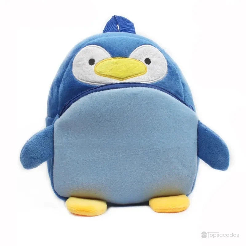 Sac à dos Bébé en peluche bleu clair et bleu foncé, représentant un pingouin avec bec jaune, posé sur fond blanc.