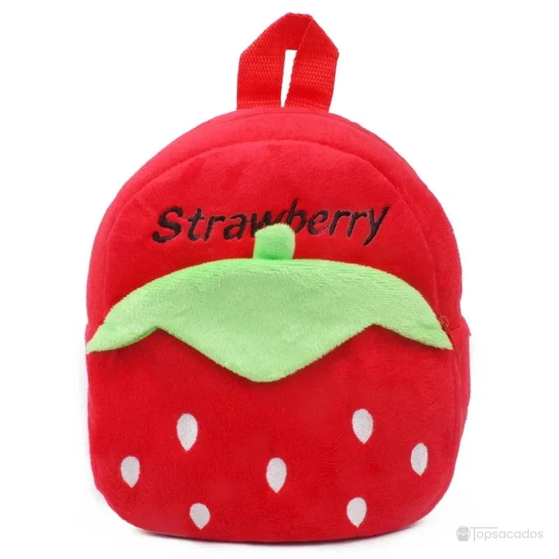 Sac à dos Bébé en forme de fraise rouge en peluche, avec feuilles vertes et broderie 'Strawberry' noire.