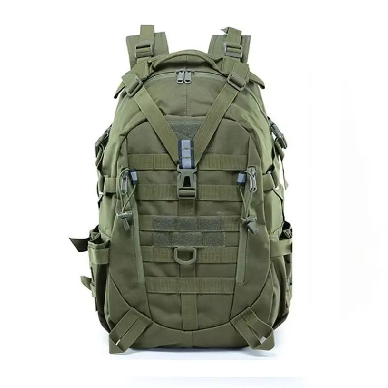 sac à dos camouflage vert armée, avec système molle et poches latérales, parfait pour missions ou randonnées