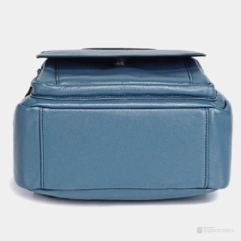 Sac à dos femme élégant vu de dessous montrant la base renforcée pour une meilleure durabilité