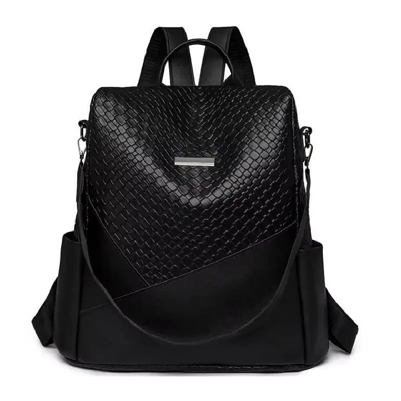 Sac à dos femme noir élégant avec texture tressée en simili cuir, présenté sur fond blanc pour mettre en valeur sa finition haut de gamme.