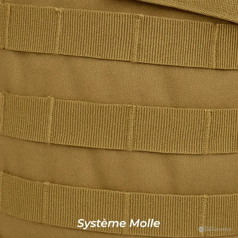 Sac à dos homme voyage détail du système Molle sur la face latérale, conçu pour fixation de matériel modulaire